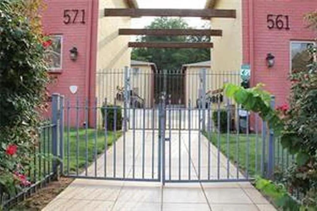 Entire Atlanta Condo Minutes From Downtown المظهر الخارجي الصورة